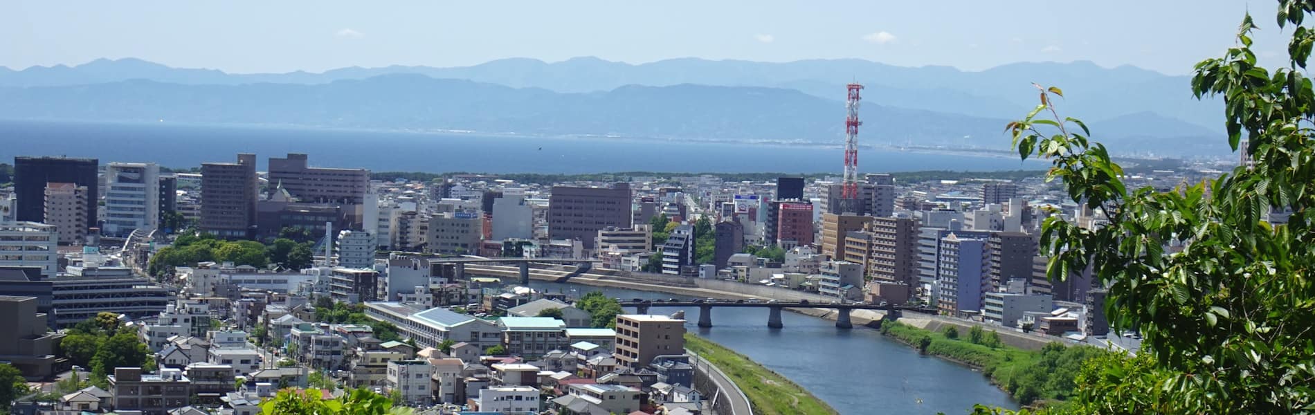 沼津市街地と狩野川